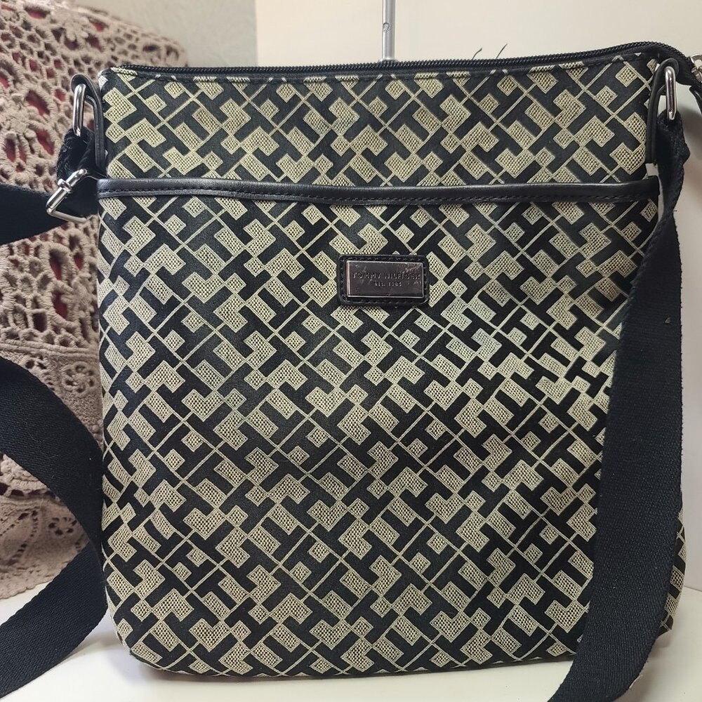 Tommy Hilfiger Women's Black Tan Monogram Crossbody Bag Handbag Purse